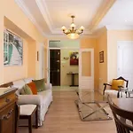 Sleeps 6 Fast Wi-fi 2 Bathrooms Διαμέρισμα *