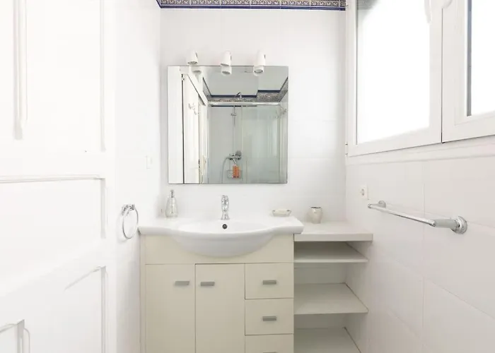 Sleeps 6 Fast Wi-fi 2 Bathrooms * 발렌시아
