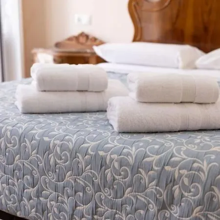 Sleeps 6 Fast Wi-fi 2 Bathrooms Appartamento Valenza